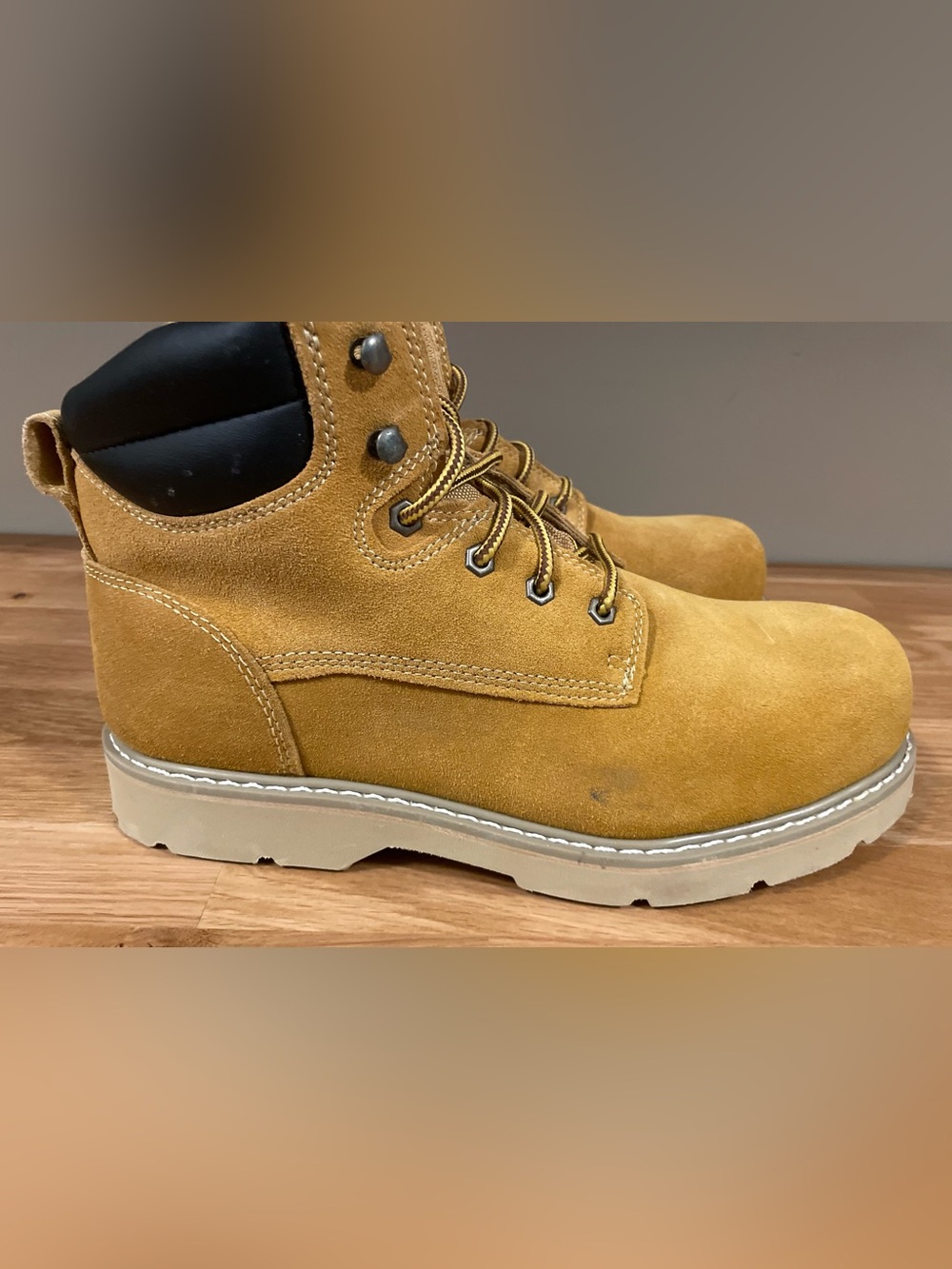 NWOT Brahma Men's Suede Lace-Up Boots